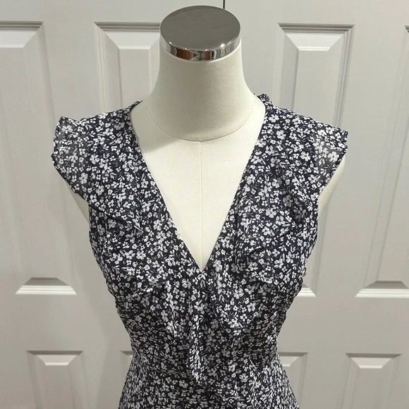 Maggy London Navy Blue V-Neck Floral Ruffles Coquette Girl Midi Dress Size 10 - Picture 4 of 15